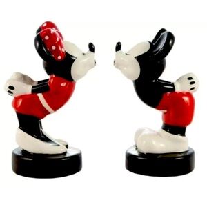 Disney Kissing Mickey & Minnie Mouse Salt & Pepper Shakers Ceramic NEW